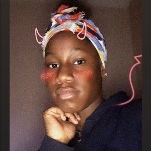 Meet your Posher, Lolisha